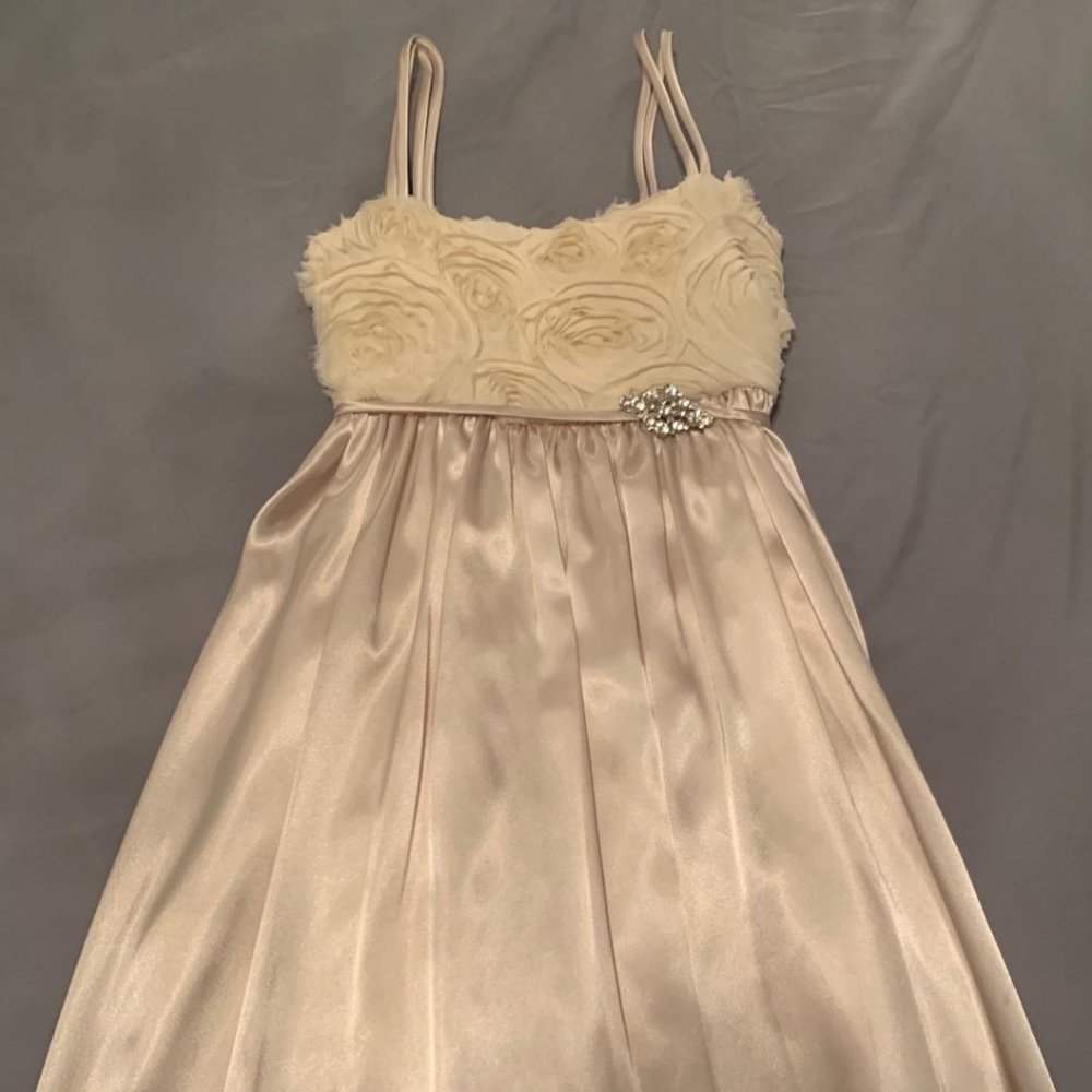 GIRLS KID'S DREAM SZ 9/10 CHAMPAGNE COLORED DRESS